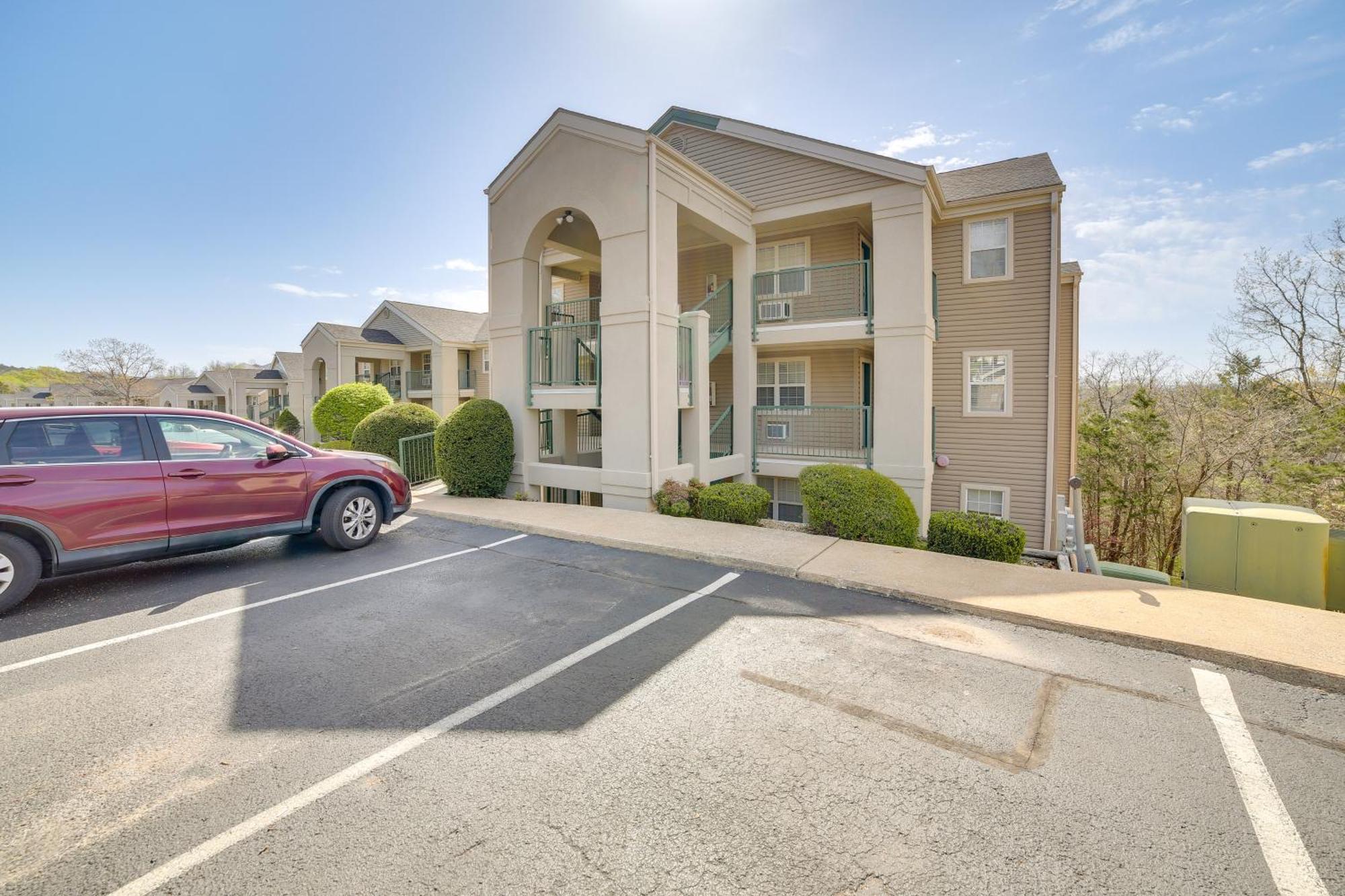 Branson Condo With Balcony, Near Silver Dollar City! Exterior photo